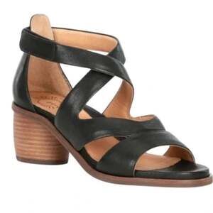Brioso Verandah Leather Block Heel Comfort Classic Sandals in Black size 10
